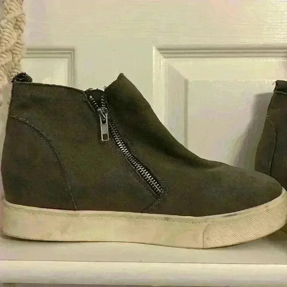 Zipper Sided Dark Grey Slip-On Shoes - Picture 2 of 9